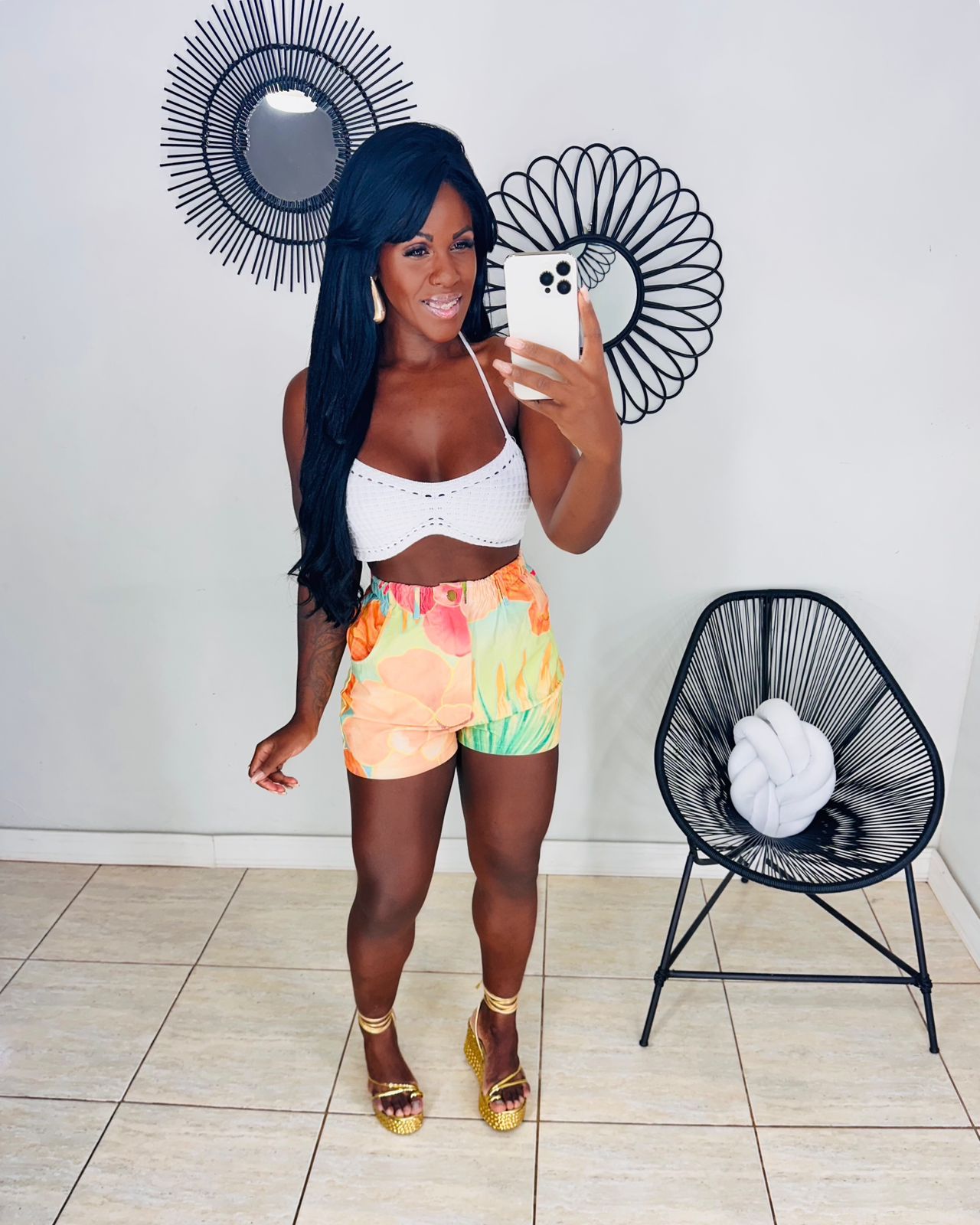 Short Larissa