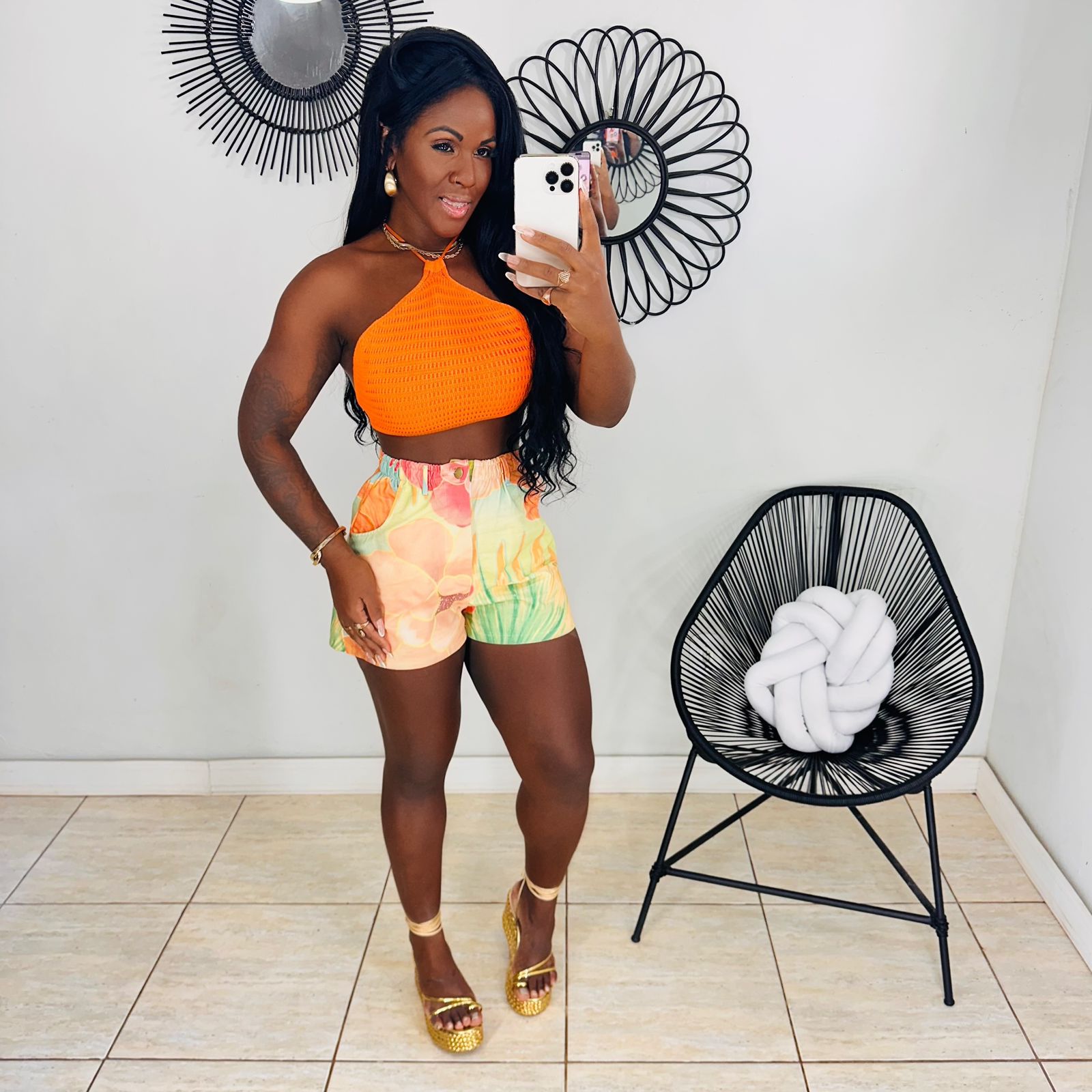 Short Larissa