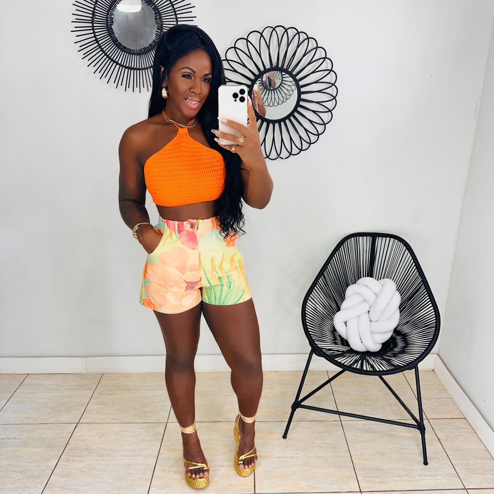 Short Larissa